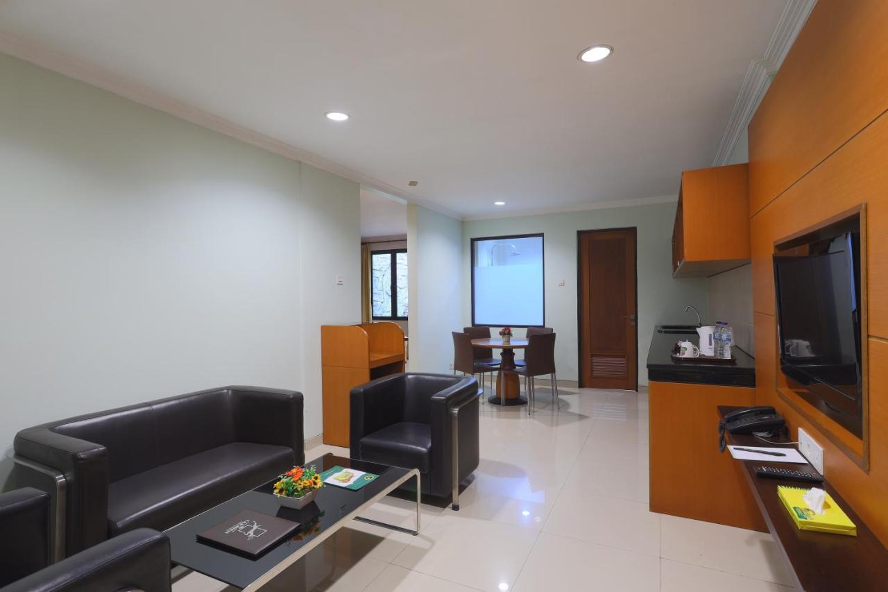 Safari Resort Puncak Exteriör bild