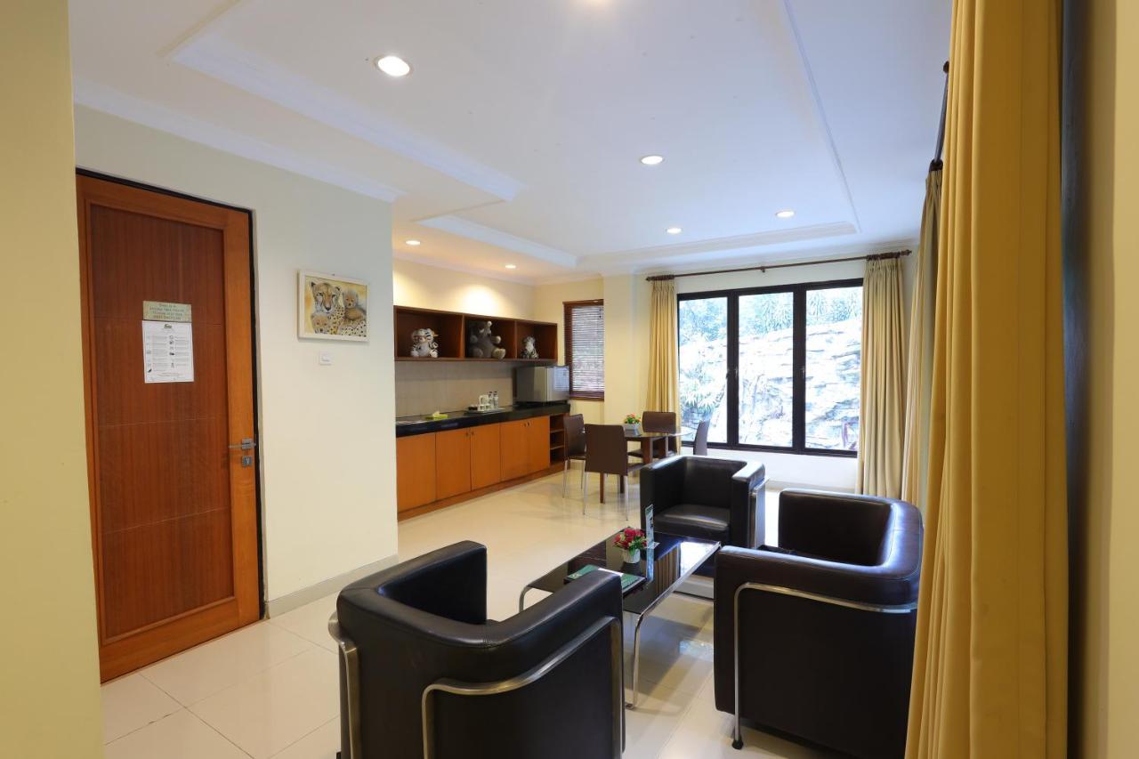 Safari Resort Puncak Exteriör bild