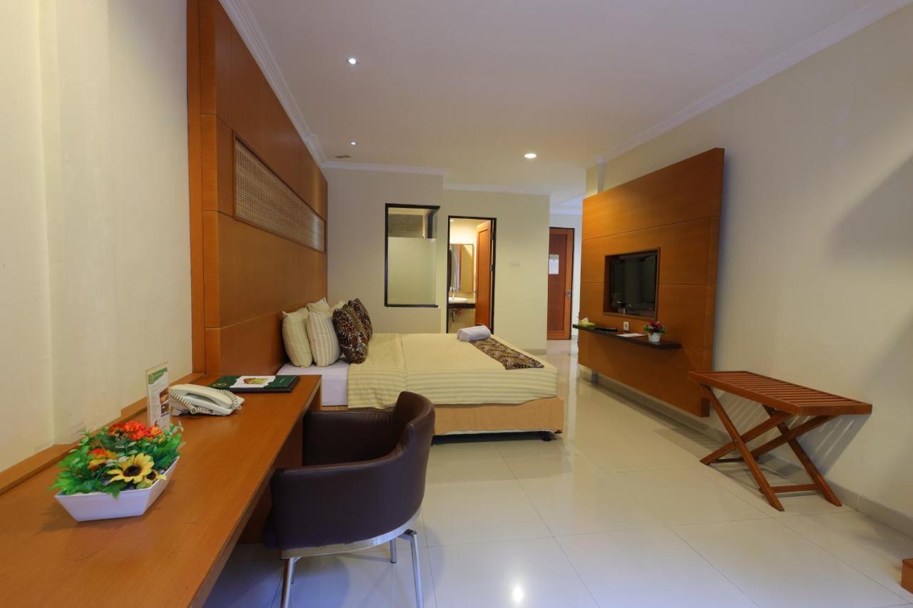 Safari Resort Puncak Exteriör bild