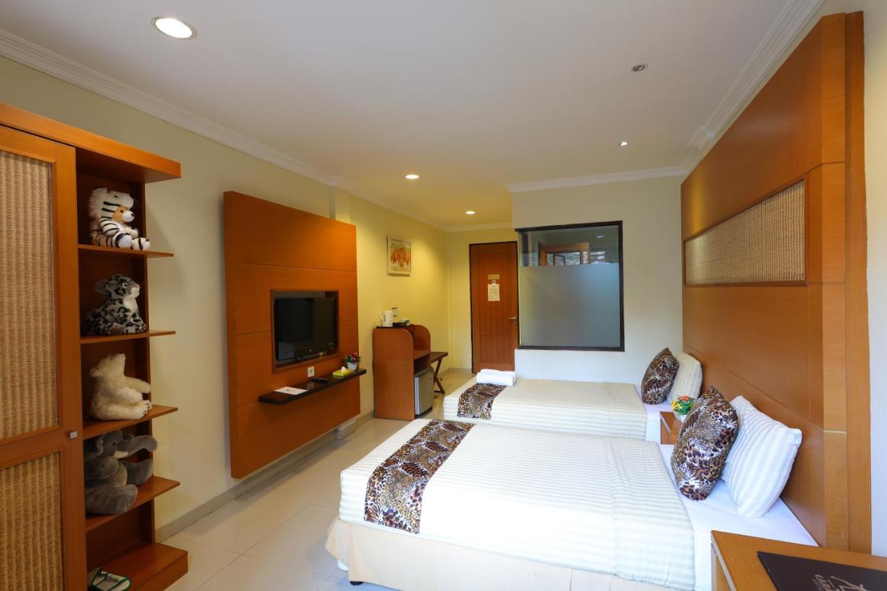 Safari Resort Puncak Exteriör bild