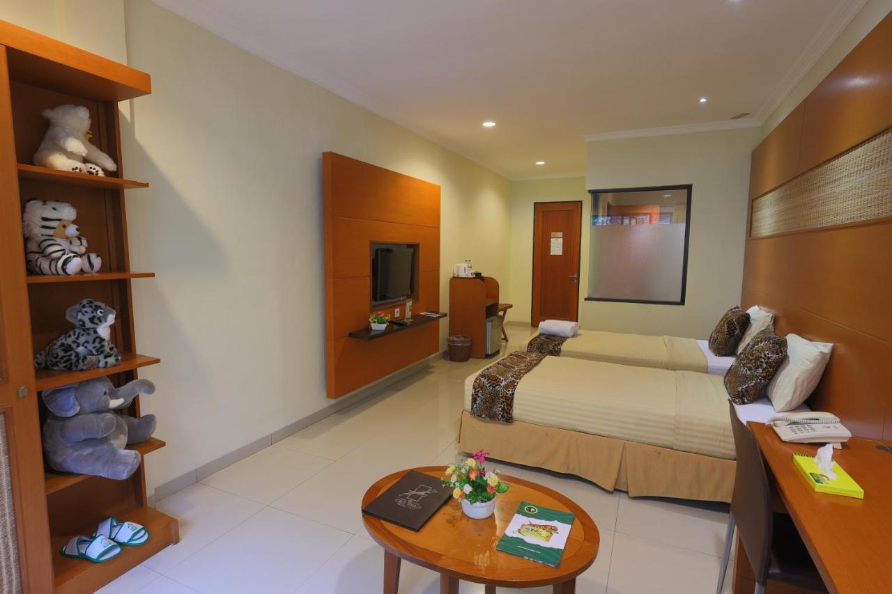 Safari Resort Puncak Exteriör bild