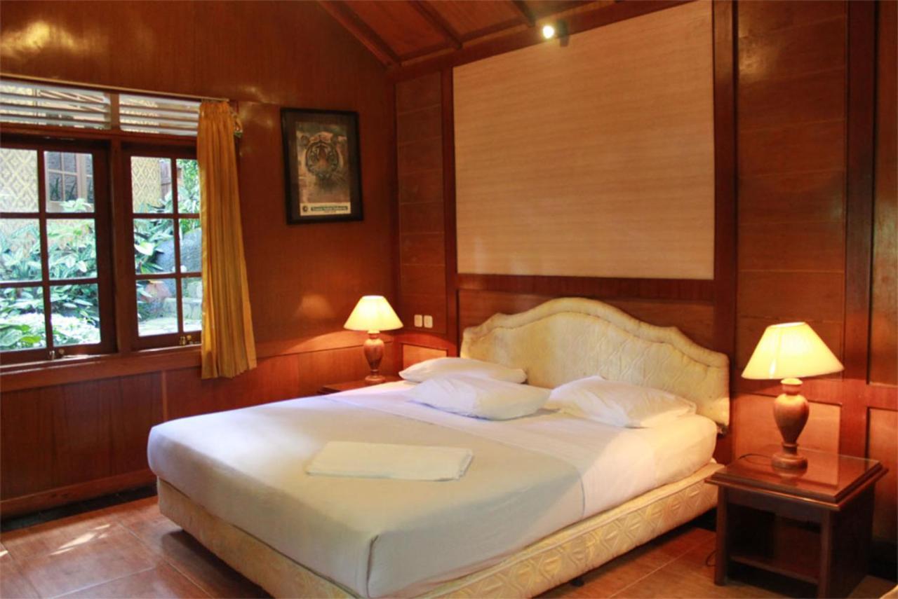 Safari Resort Puncak Exteriör bild