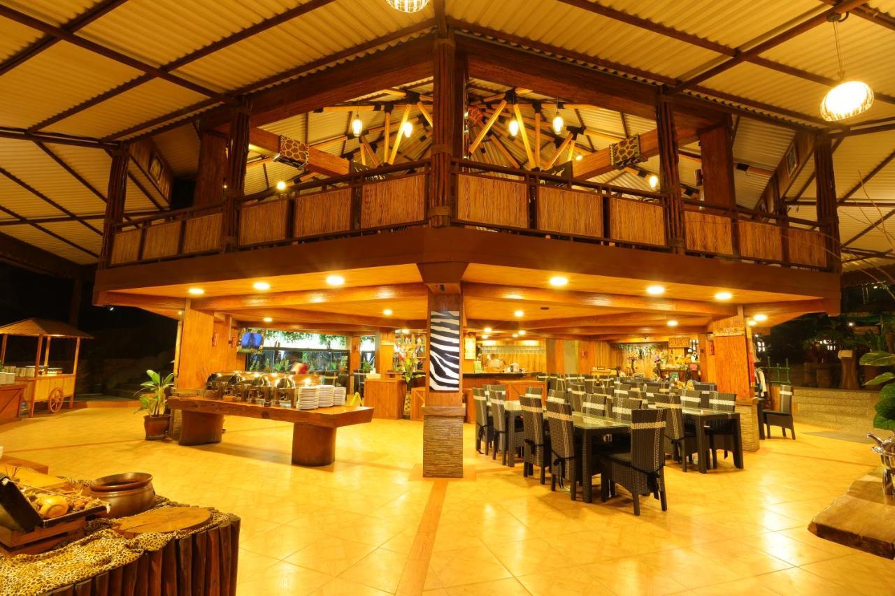 Safari Resort Puncak Exteriör bild