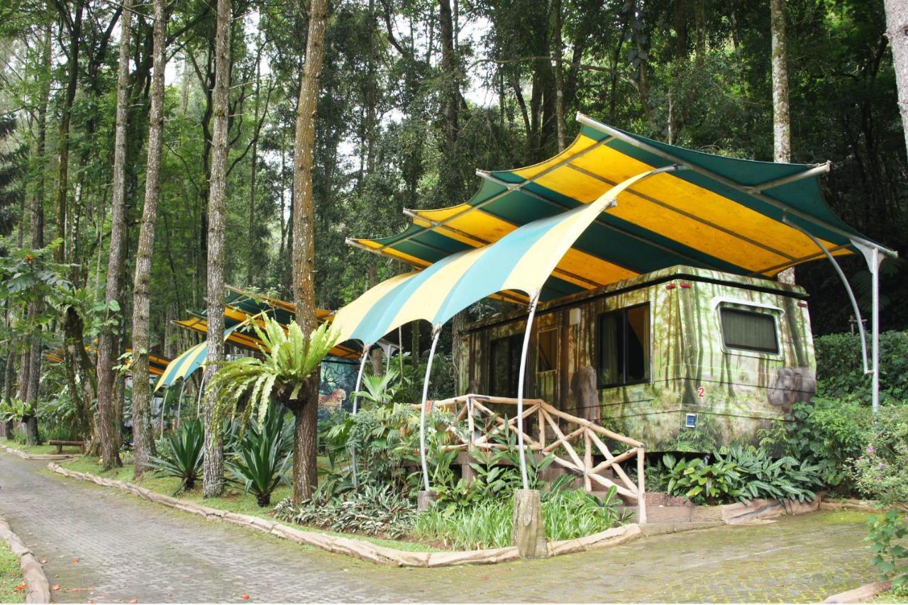 Safari Resort Puncak Exteriör bild